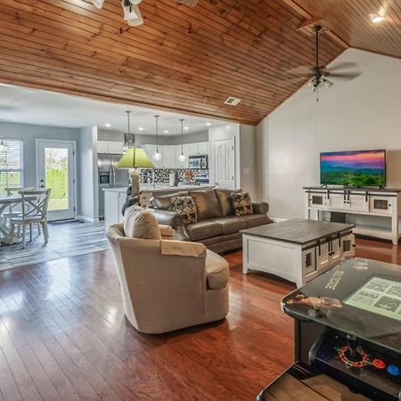 Sweet Pea Cottage Updated Furnishings Arcade Game Hoa Community Outdoor Pool ピジョンフォージ エクステリア 写真
